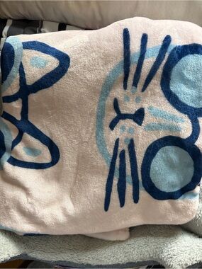 Source Unknown Pink Plush Throw Blanket with Light Blue and Navy Cat Design